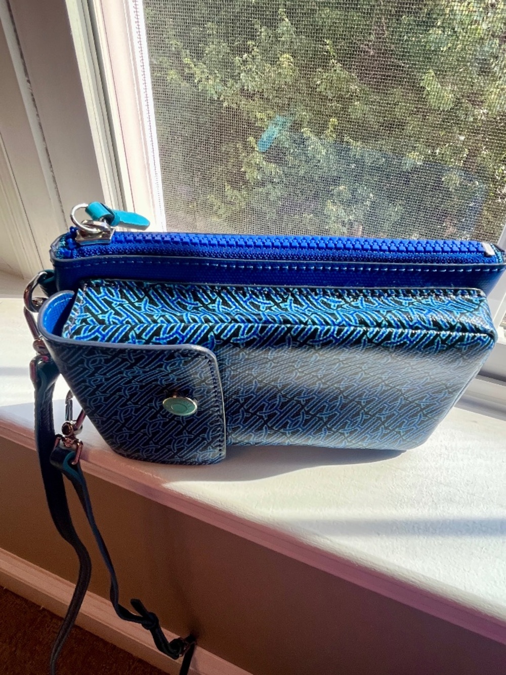 Cole Hahn Crossbody Wallet/Glasses Holder - Picture 2 of 8